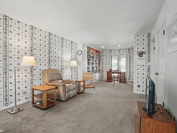 5th image of 1125 Aspen Ave
