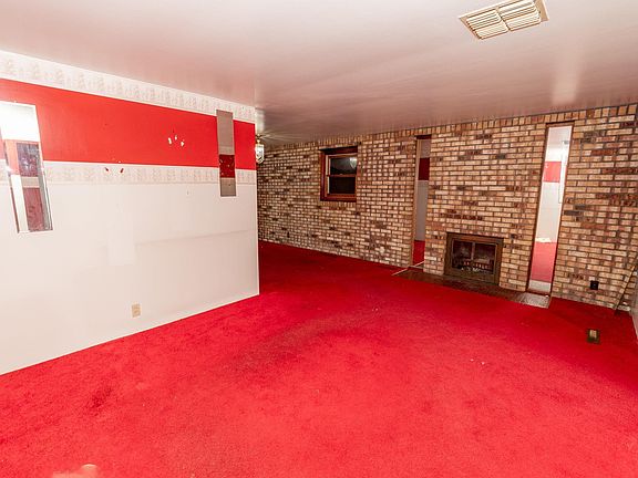 5th image of 1662 Greenwood Dr