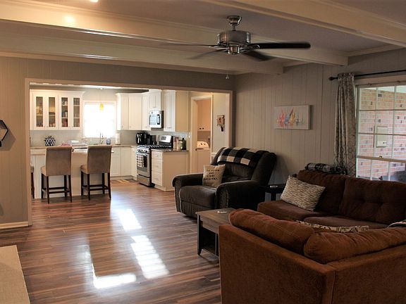 4th image of 2450 Belcher Dr