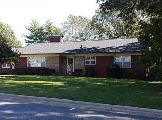 255 8th St SW, Hickory, NC 28602