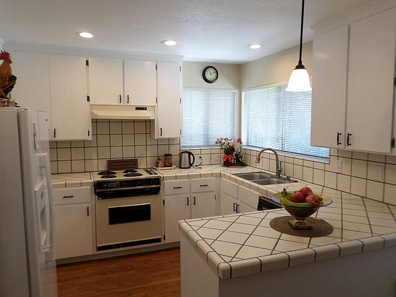4th image of 1970 Cerra Vista Dr
