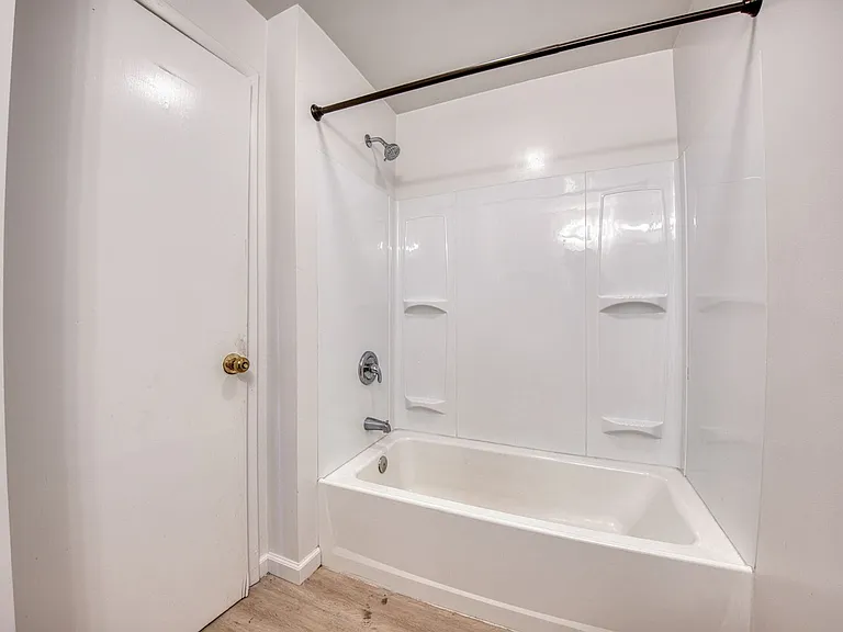 126 Railroad St #128 — Photo 28