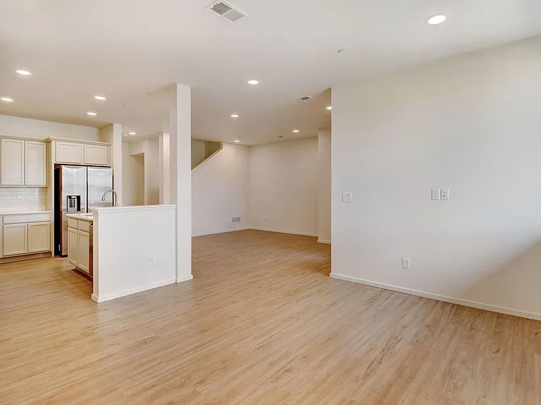 4954 Denys Dr — Photo 14