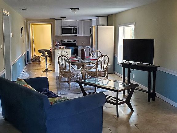 3rd image of 780 S 6th Ave