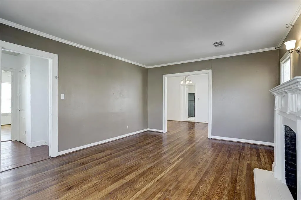 2636 Greenbriar Dr — Photo 4