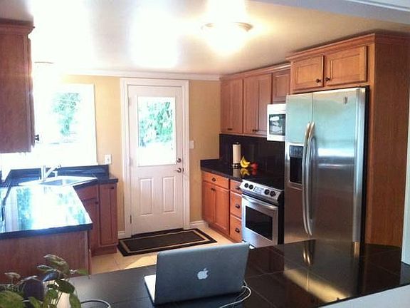 Contemporary Kitchen with stainless steel appliances