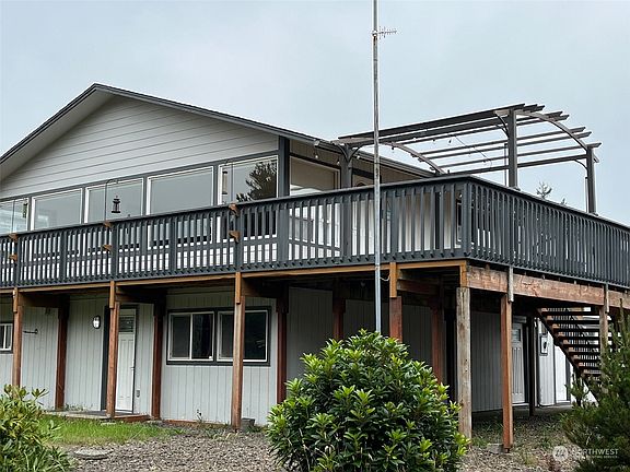 5th image of 1115 S Ocean Beach Boulevard