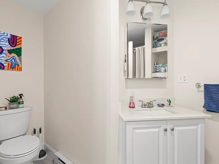 220 Middlesex Ave #5 — Photo 9