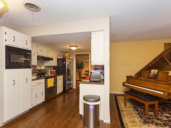 4th image of 2213 N Lynn St