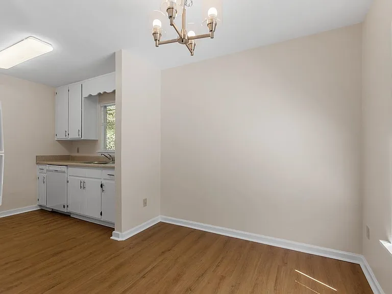 2188 Claremont Ln #C — Photo 11