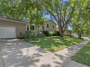 2230 Russell Dr, Iowa City, IA 52240