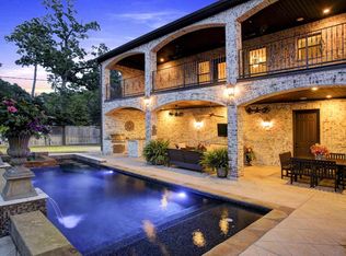 8330 Hunters Creek Dr, Houston, TX 77024