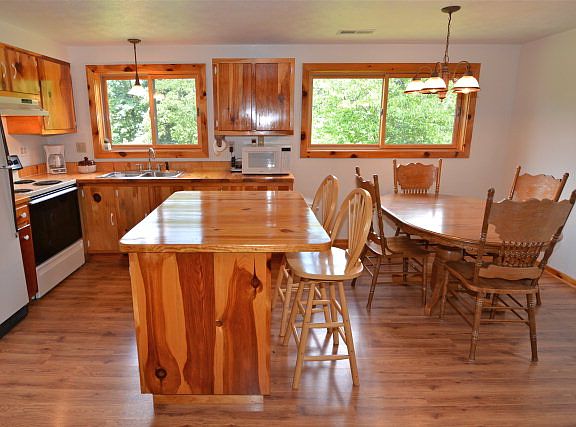 5th image of 198 W Eaglewood Ln