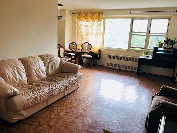 5th image of 2940 W 5th St APT 4H