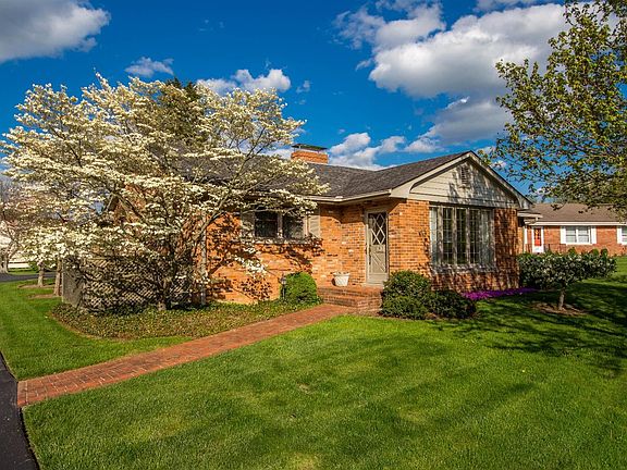 2nd image of 420 McKenna Ct