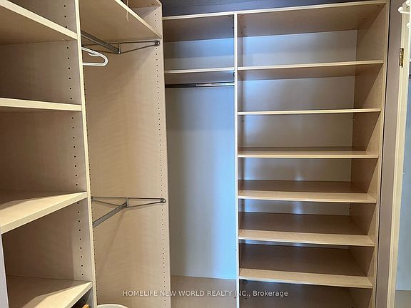 3rd image of 7 Carlton St #1206