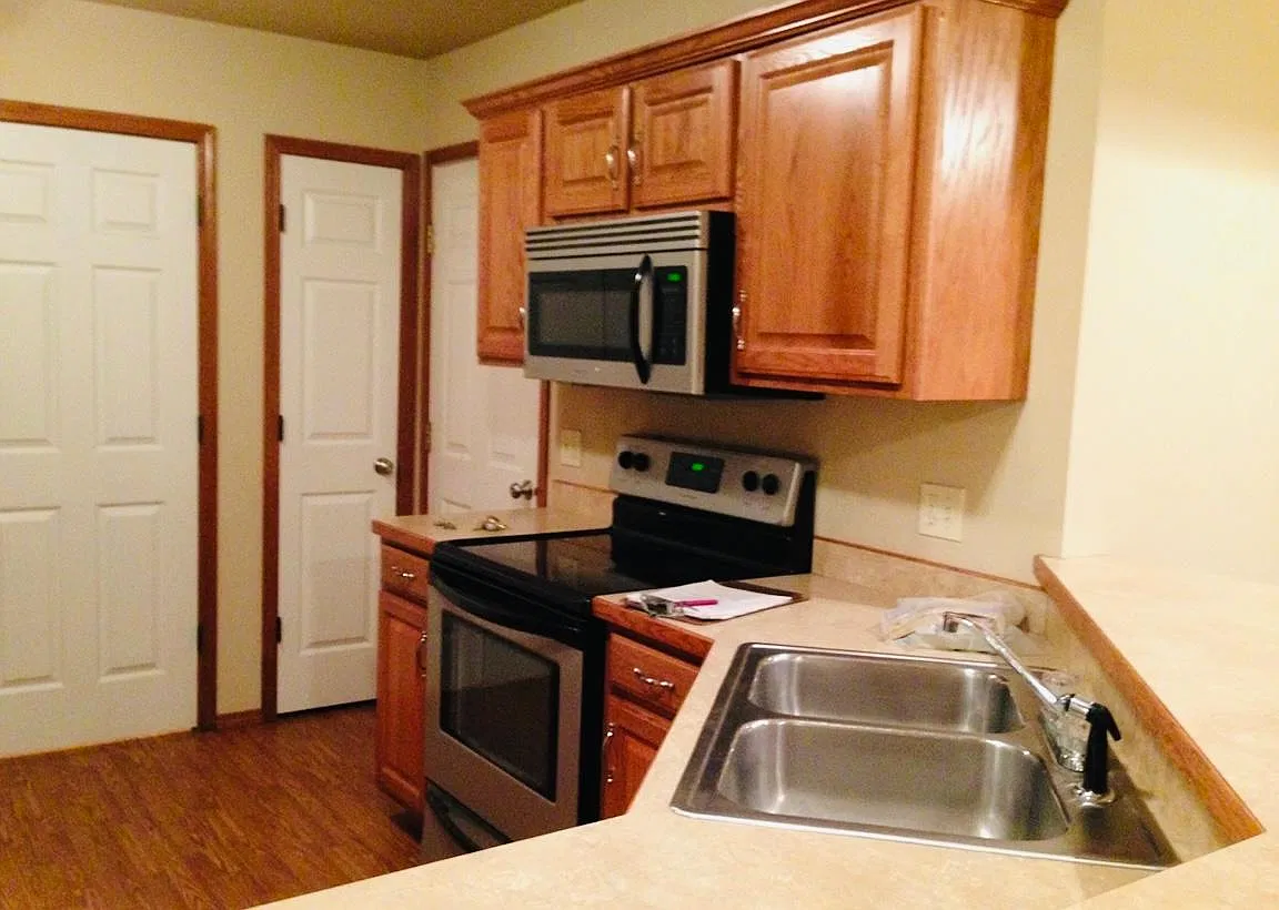 3 bed, 1250 sqft, $1,450 — Photo 4