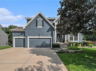 15615 Linden Ln, Overland Park, KS 66224