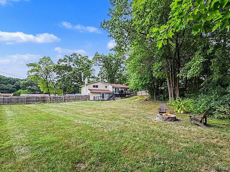2104 Highfield Rd — Photo 24