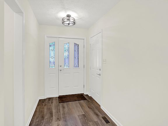 4th image of 7022 Steinmeier Dr