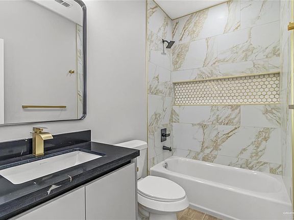 4th image of 100 Yosemite Dr APT 2