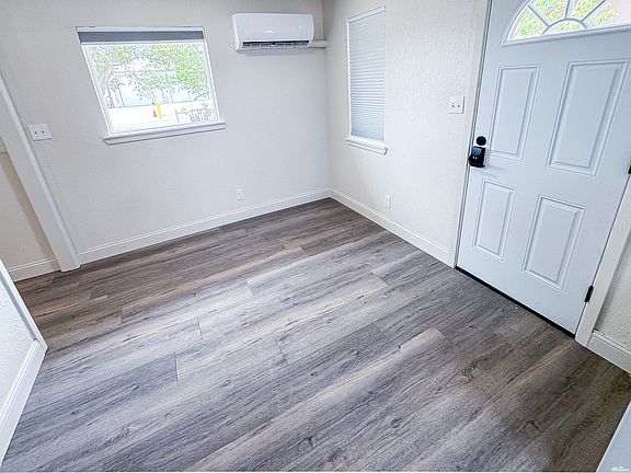 5th image of 3729 N Hope Rd #3725