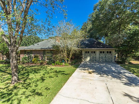 3rd image of 202 Bayside Dr
