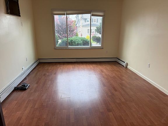 4th image of 246 Wiman Ave #1