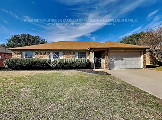 6404 Big Springs Dr, Arlington, TX 76001