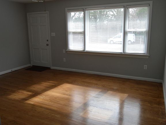 4th image of 7228 Hickory Ln