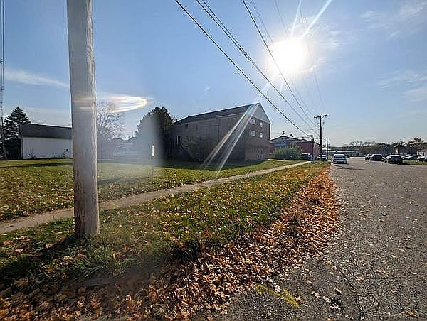 2nd image of 119 Lincoln Lake Ave SE