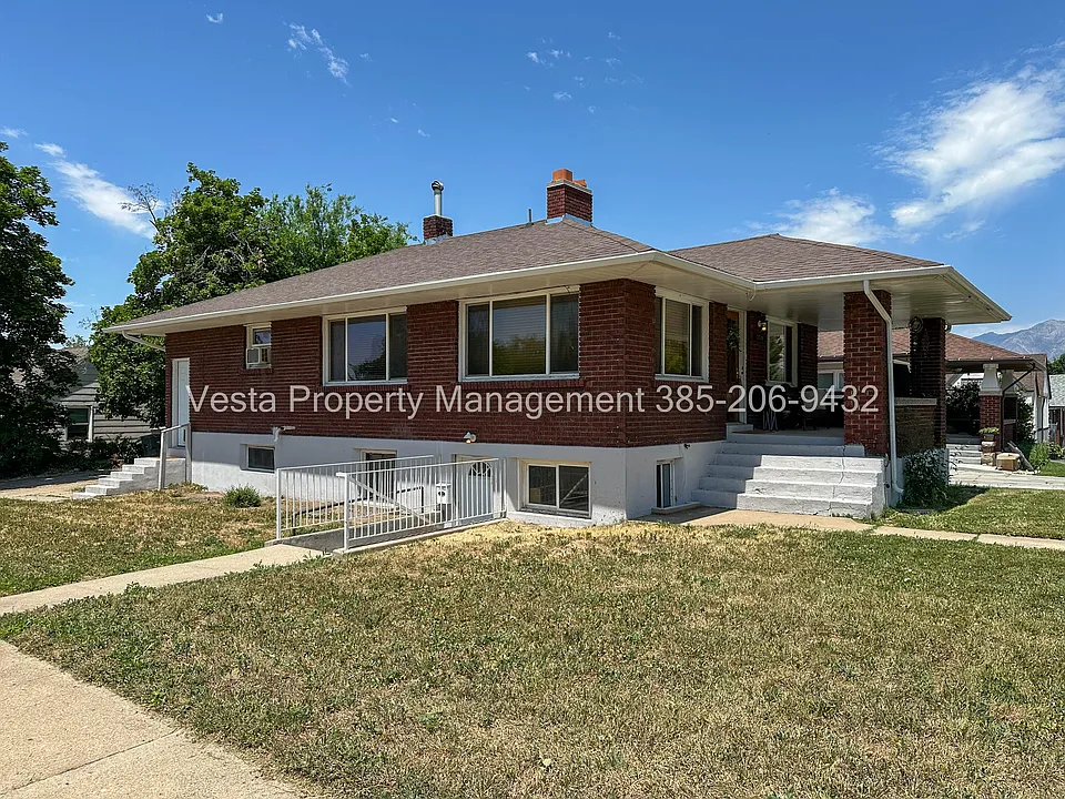 2735 Van Buren Ave #1082