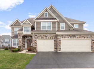 39W869 Kellar Sq, Geneva, IL 60134