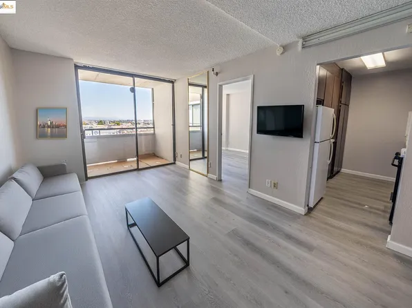 801 Franklin St APT 819, Oakland, CA 94607