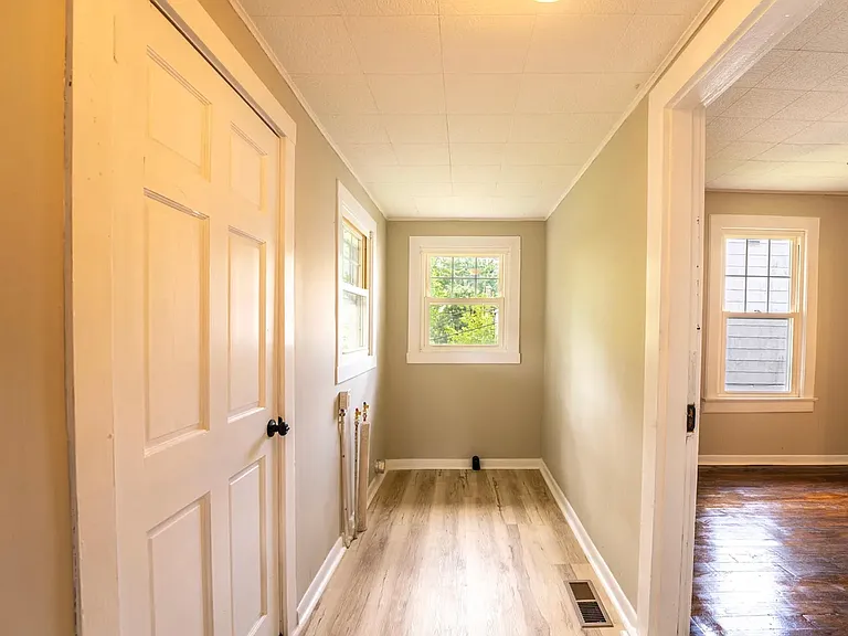 330 Chickamauga Ave — Photo 16