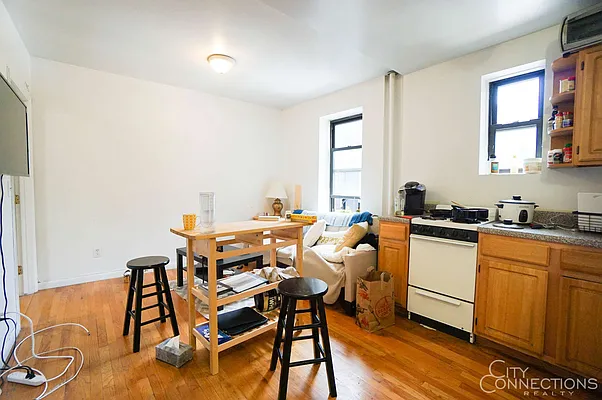 Rented by City Connections Realty | media 31