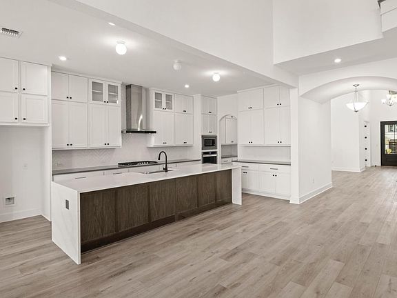 4th image of 909 Trevi Fontana Dr