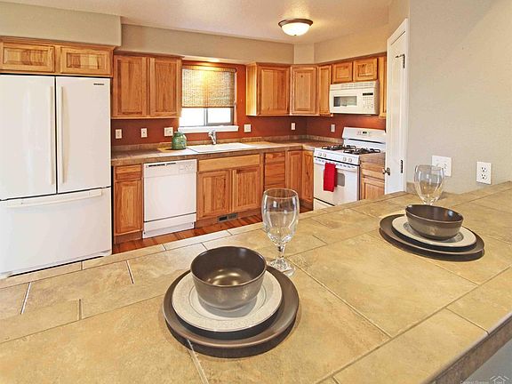 3rd image of 61075 Borden Dr