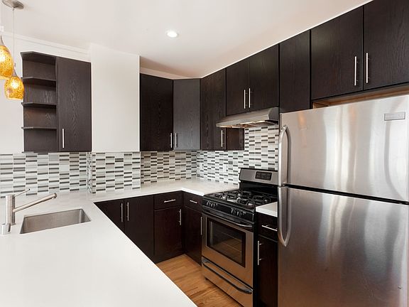 5th image of 1872 Pacific Ave #505