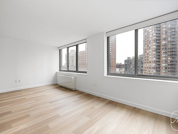 5th image of 561 10th Ave APT 17B