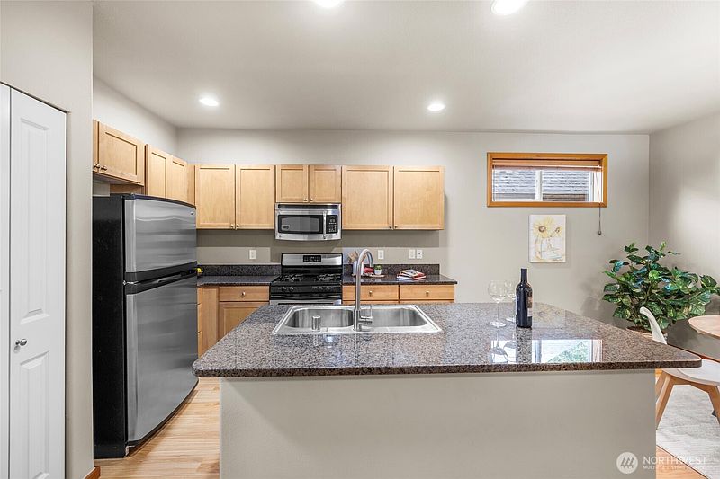 4th image of 6264 Kona Court
