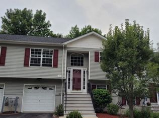 19 Oak Point Dr #19, Hamburg, NJ 07419