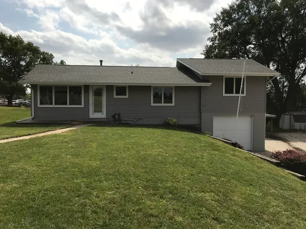 803 W 7th St, Wayne, NE 68787