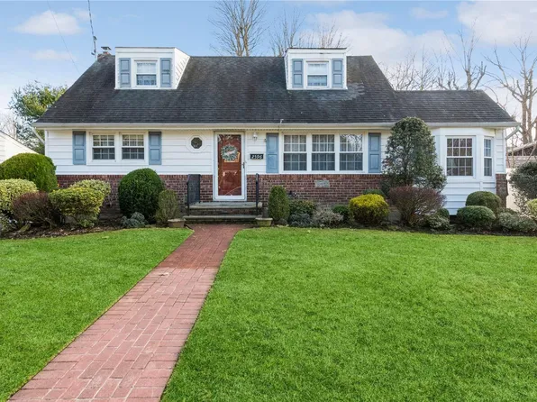 2596 Inglewood Street, East Meadow, NY 11554