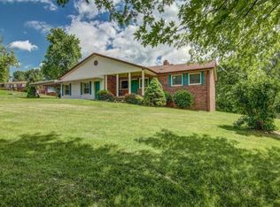 112 Aurawood Dr, Kingsport, TN 37660
