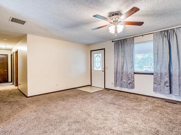 3rd image of 1646 Timberline Dr