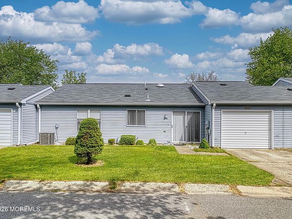 3rd image of 943 Liverpool Circle #B