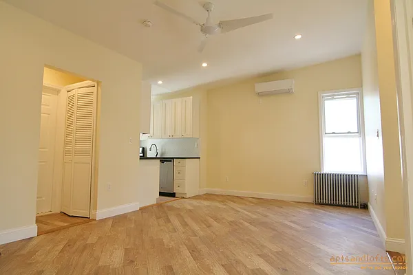 Rented by aptsandlofts.com | media 1