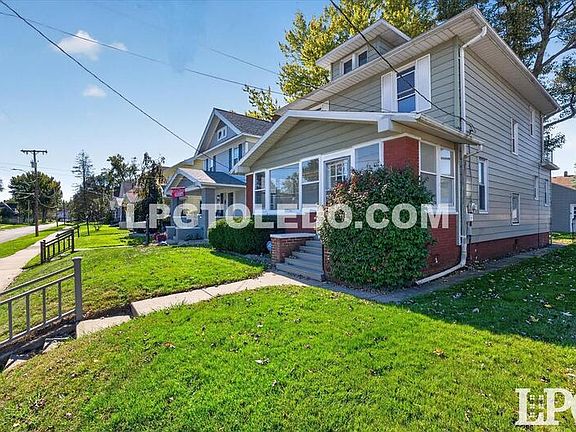 3rd image of 256 Decatur St
