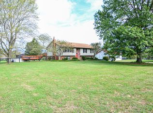 984 Hawkins Cummins Rd, Paris, KY 40361